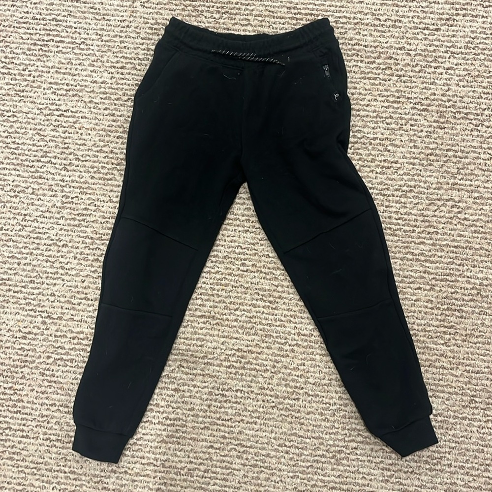 black sweatpants